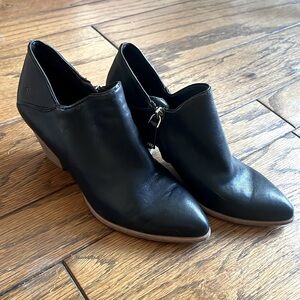 Frye black leather ankle boots Sizes Size 6.5